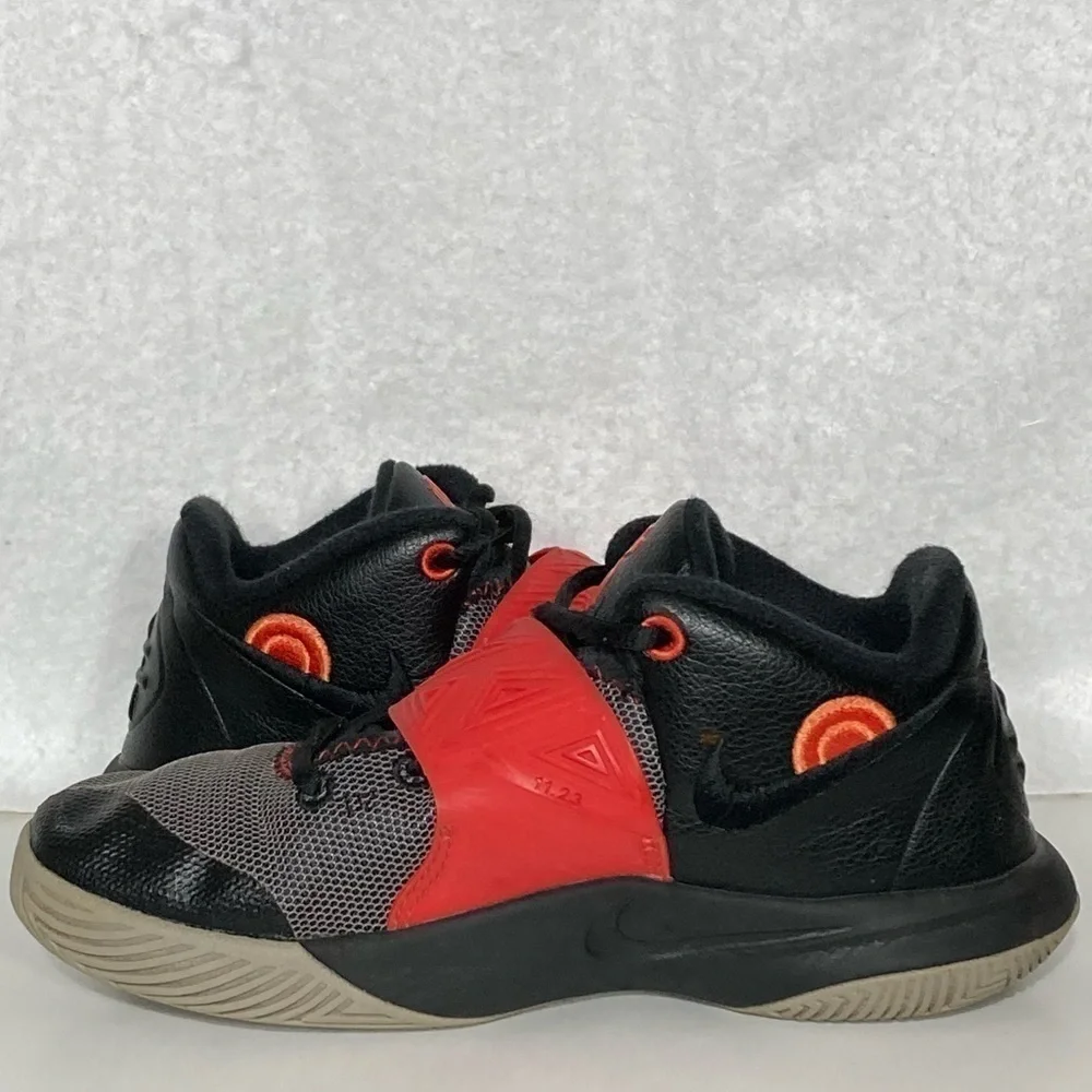 Nike Youth Kyrie Flytrap III RGS Red/Black Basketball Shoes Sneakers Size 2.5Y